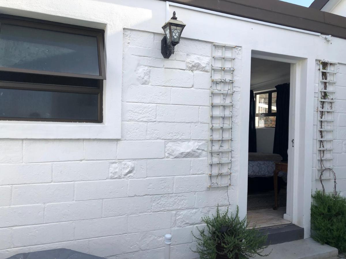 Ollava Guesthouse Simonʼs Town Εξωτερικό φωτογραφία