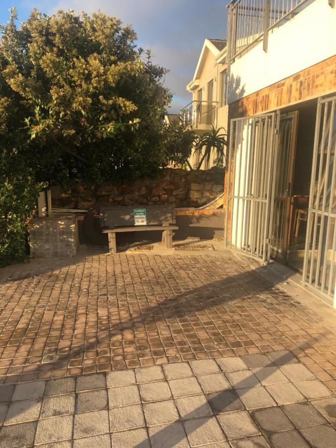 Ollava Guesthouse Simonʼs Town Εξωτερικό φωτογραφία
